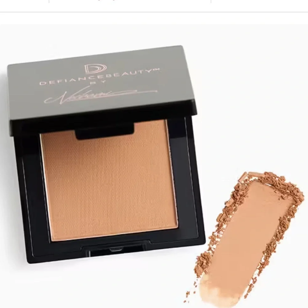 DEFIANCE BEAUTY Goddess Glow Satin Sovereign Bronzer
